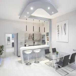 Lounge House Cunfida - San Pietro , Roma Italia
